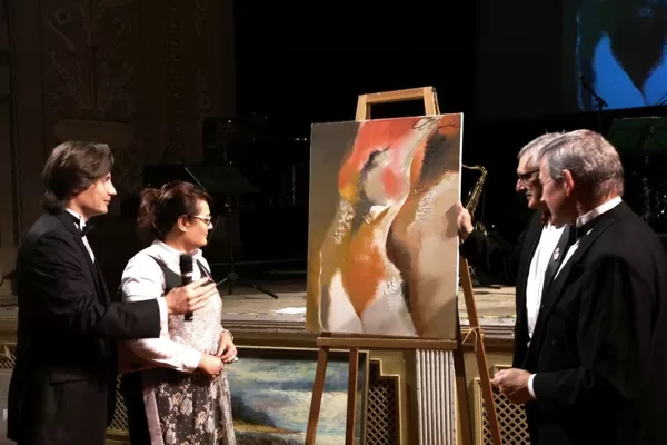 Labdarības balles izsole ar prof. Ojāru Spārīti, 2014